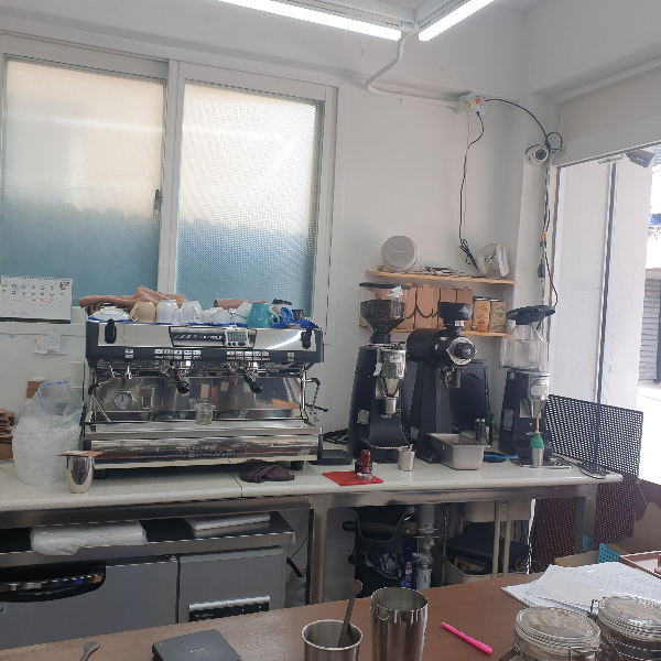 증가로 커피공방: 홍은동 명지전문대학 근처 로스터리 카페_에스프레소 머신 및 그라인더