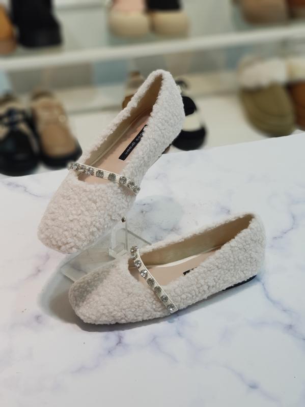 한슈 큐빅 장식 뽀글이 메리제인 플랫 HS03m3873sk