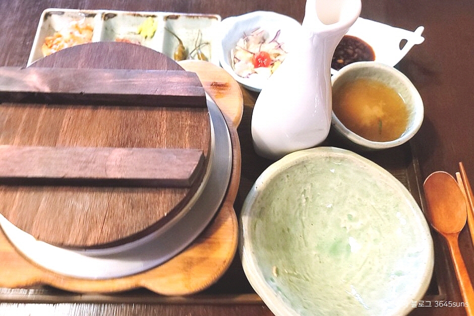 익선동 맛집 솥밥 한 상 예시