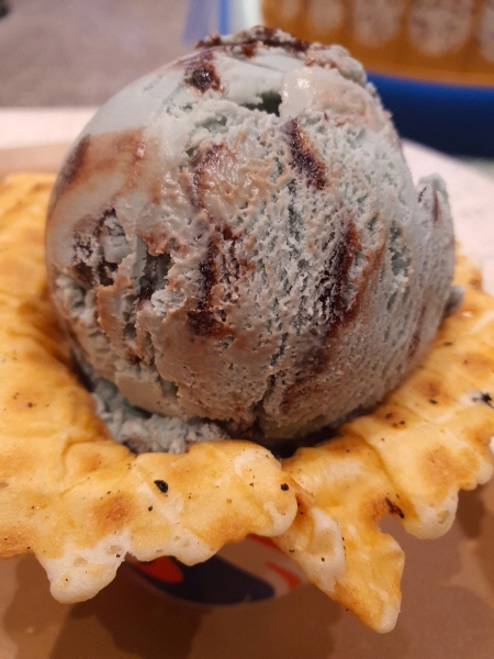 배스킨라빈스 페퍼민트 훠지 리본 아이스크림