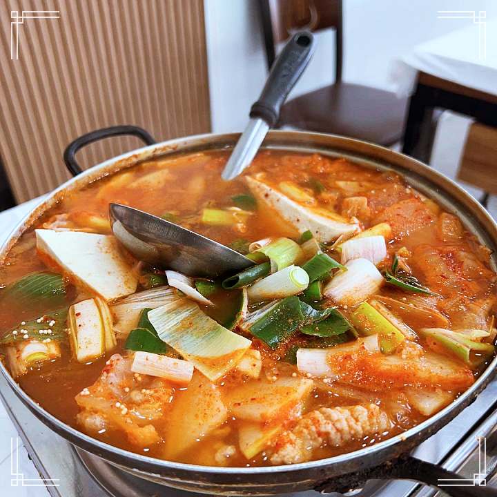 이만기 동네한바퀴 곰치국 묵은지 곰치김치국 해장국 강원 양양 맛집 소개