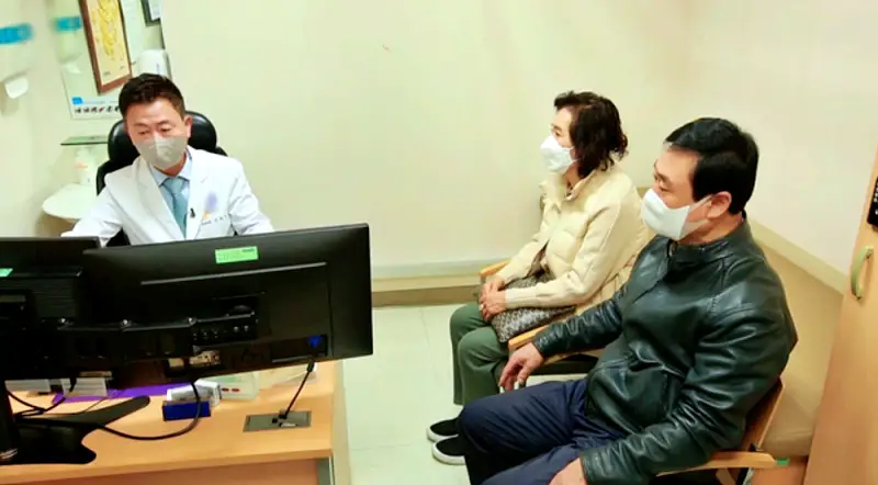 명의 여성호르몬 남성호르몬 갱년기 불면증 호르몬 극복 치료법 내분비 내과 안철우 교수