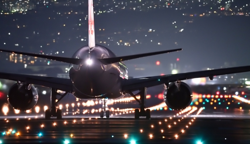 공항 야간 활주로