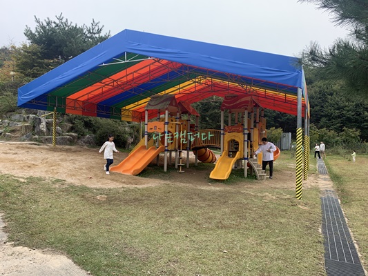 놀이터-용인 단풍숲 캠핑장