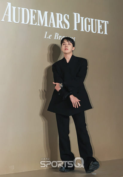 오데마피게 제이홉 앰버서더 로얄오크 시계 가격 금통 스틸 비교 수집 총정리1