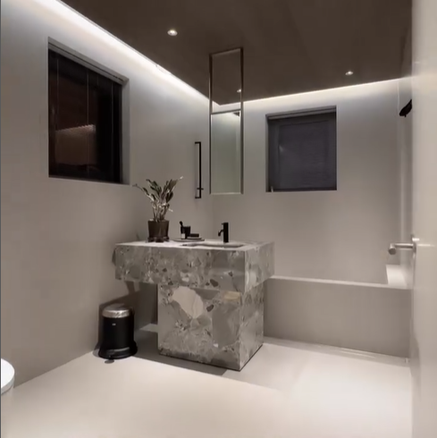 화장실 안쪽 욕조.