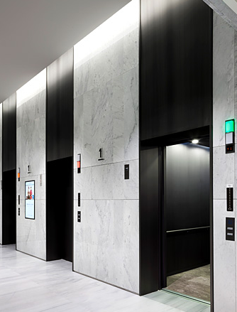 엘리베이터 외부