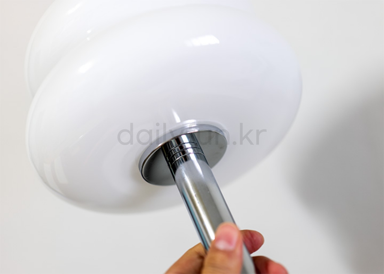 데스크 LED 램프 조립하기