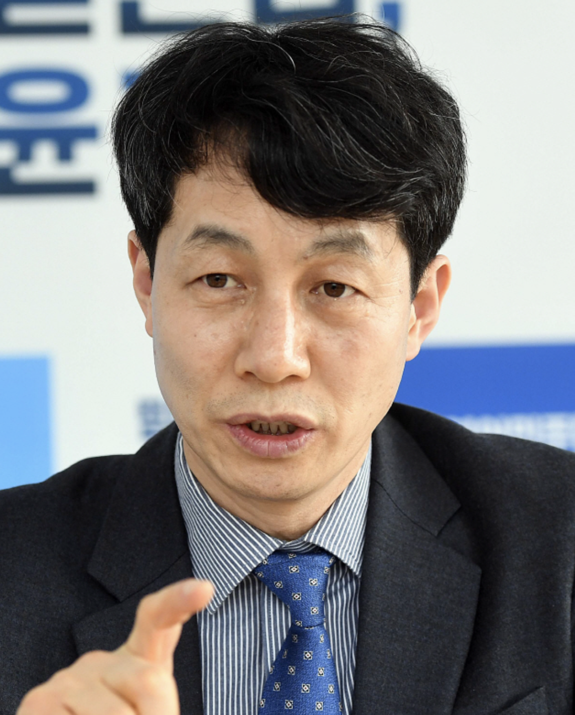 윤건영 인터뷰