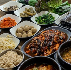 흑마늘제육쌈밥