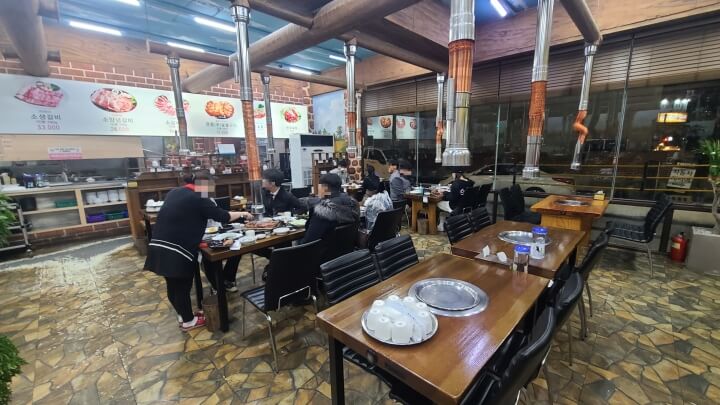 최가네-숯불구이-내부-2