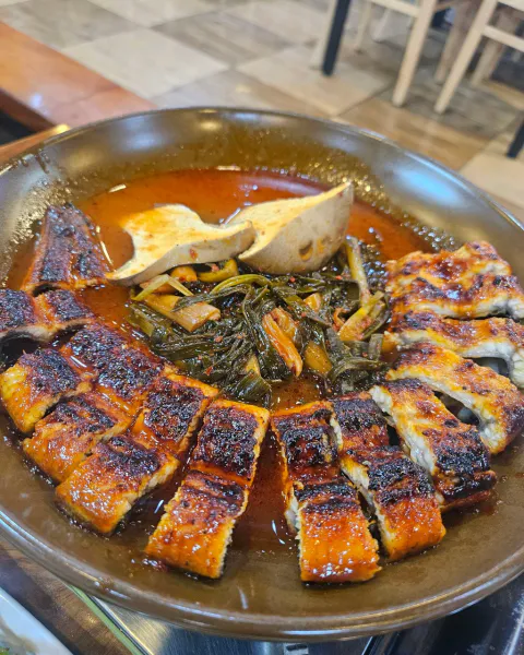 대결 맛 대 맛 파김치장어전골 vs 치즈장어피자