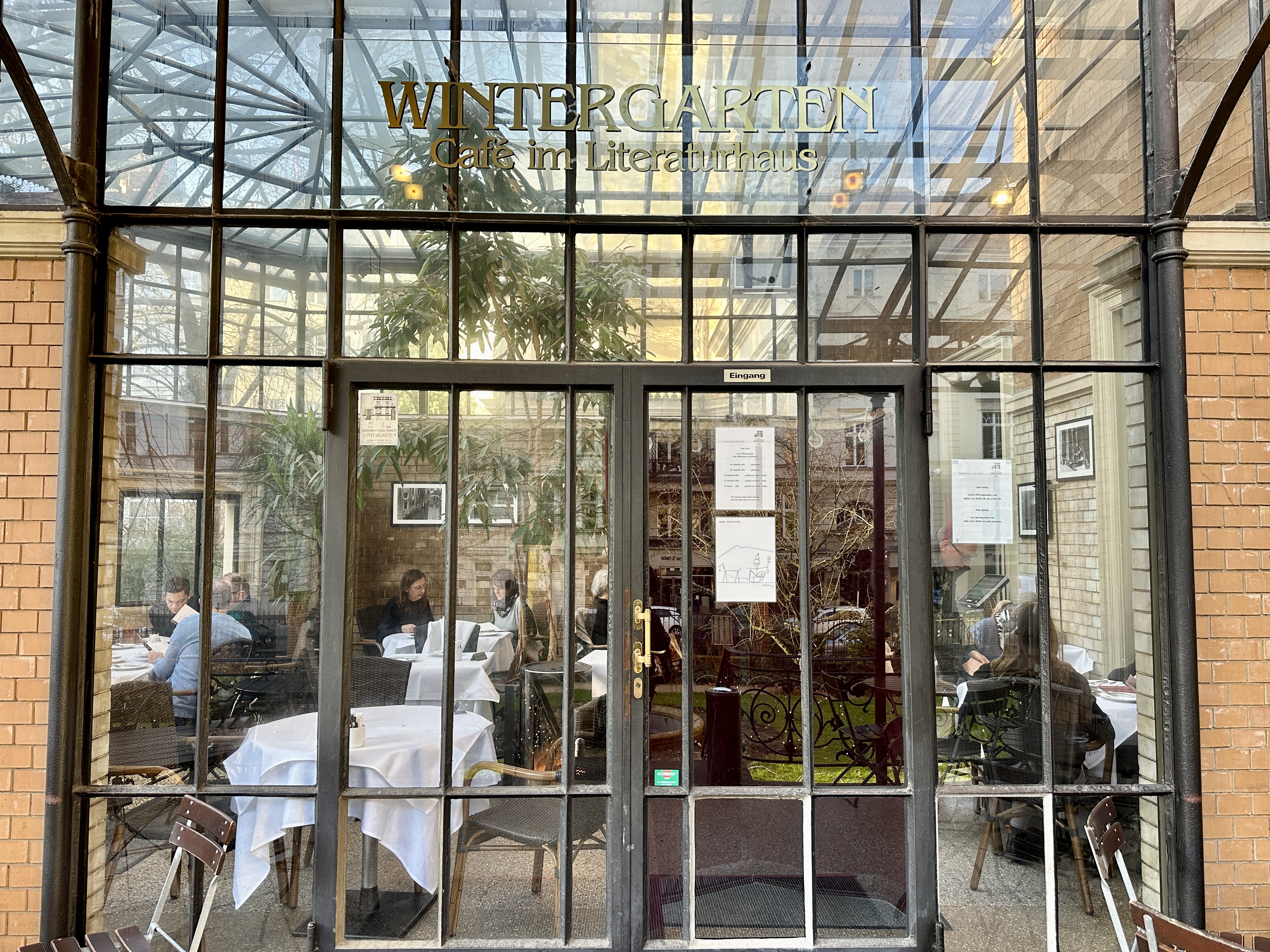 cafe literatur haus 입구