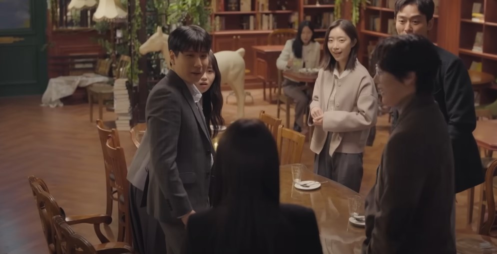 [미지의 서울 리뷰] 박진영, 박보영 지키는 한 마디…동창회장의 숨 막히는 전개 관련 사진 2