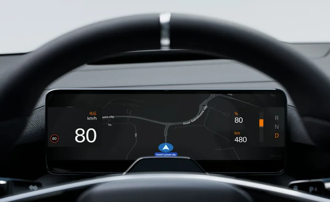 폴스타4 운전석 정보