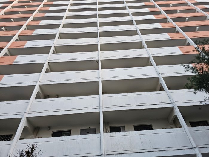 아래에서-바라본-아파트