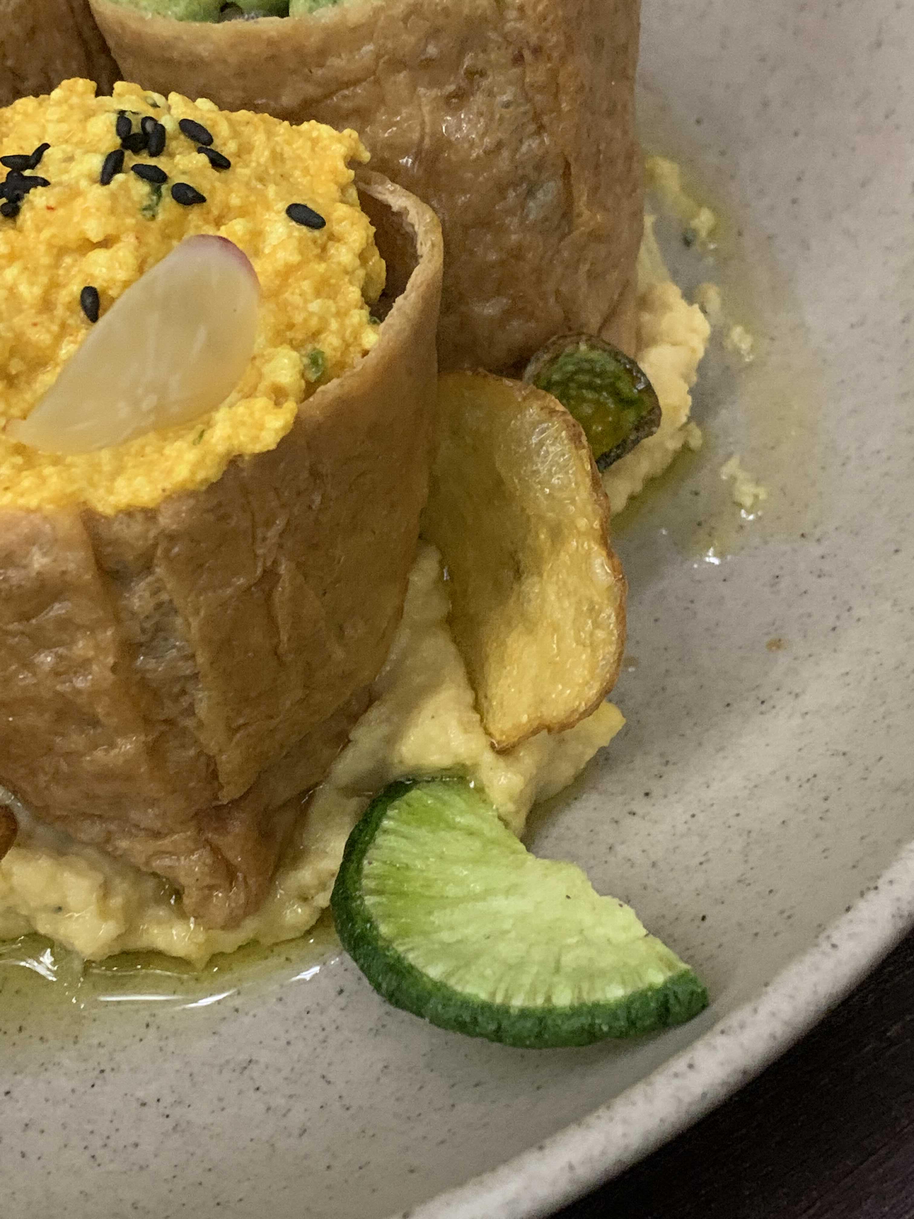 메종 파이프그라운드 메밀 유부초밥 야채튀김 맛