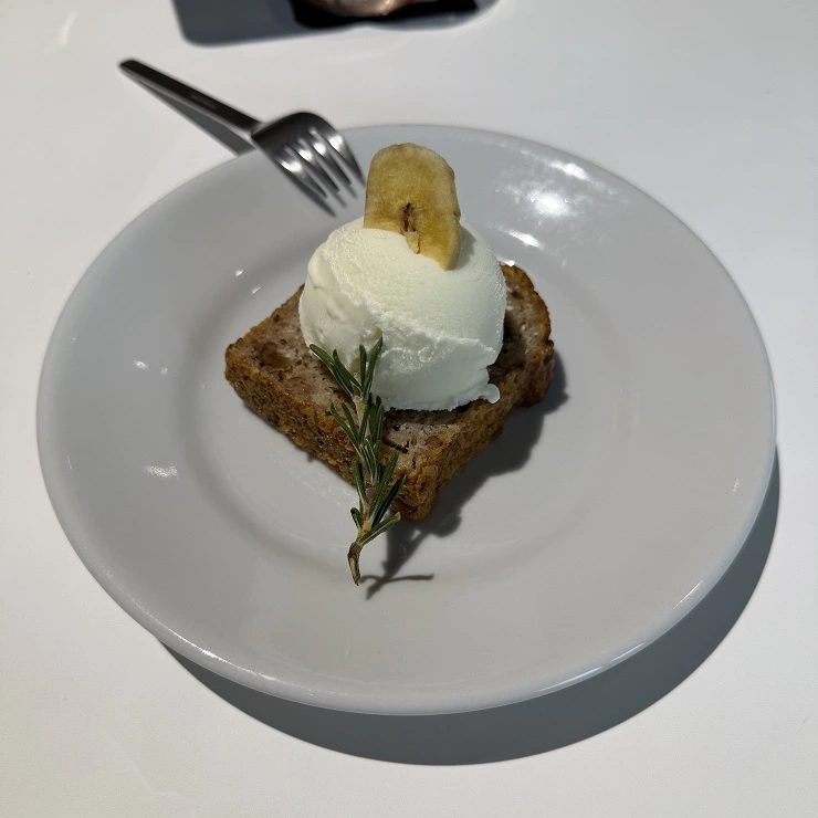 귀여운 플레이팅을 뽐내는 피스타치오 홀릭