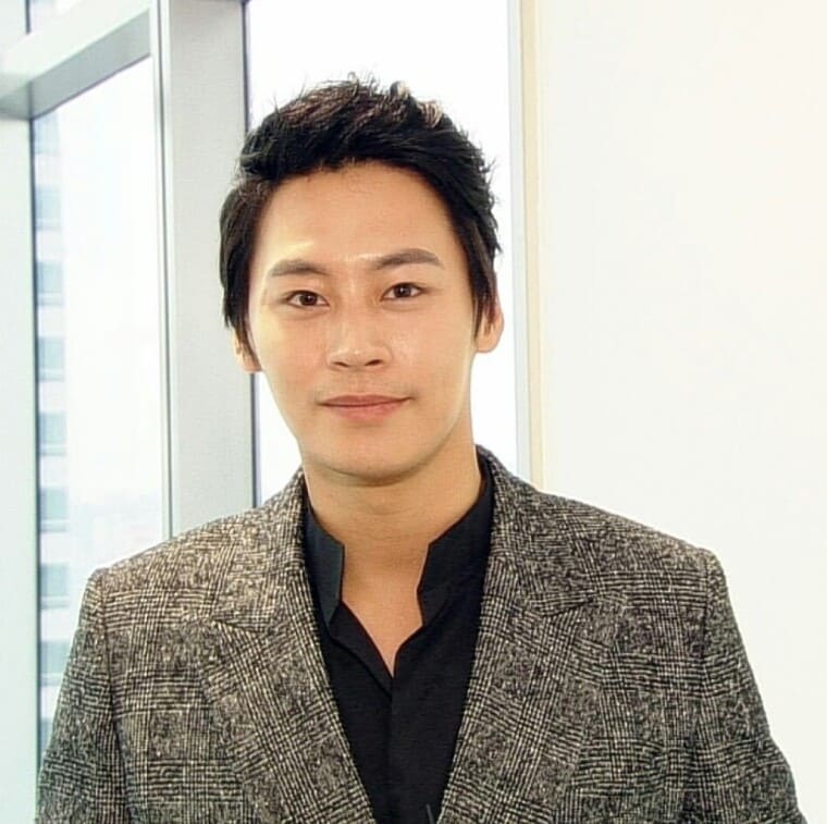 배우-정은우