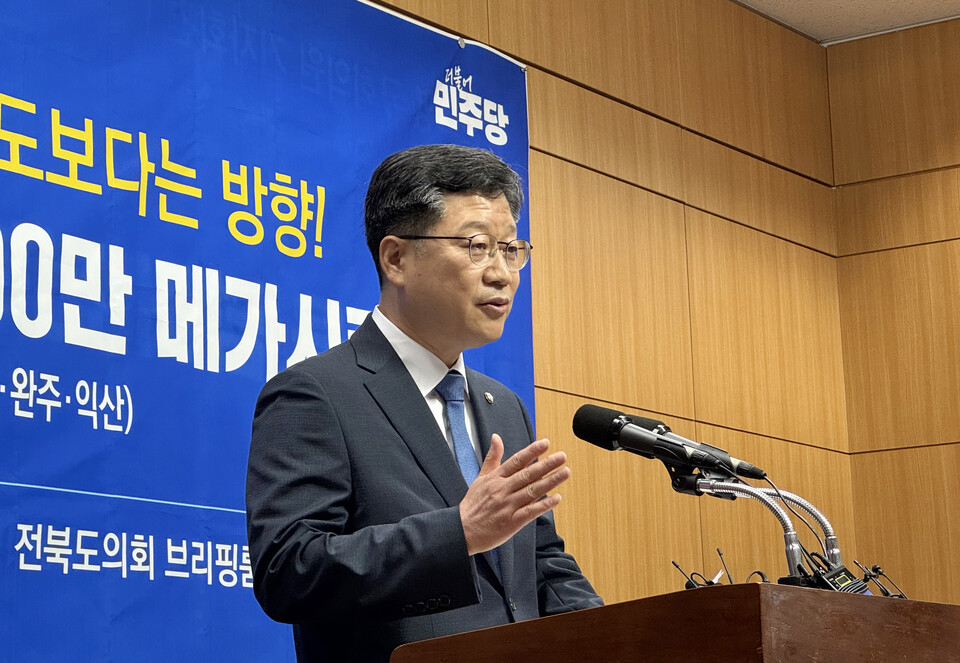 퇴직연금 20년, 국민연금보다 못한 수익률? 정부가 '이것' 바꾸기로 했다