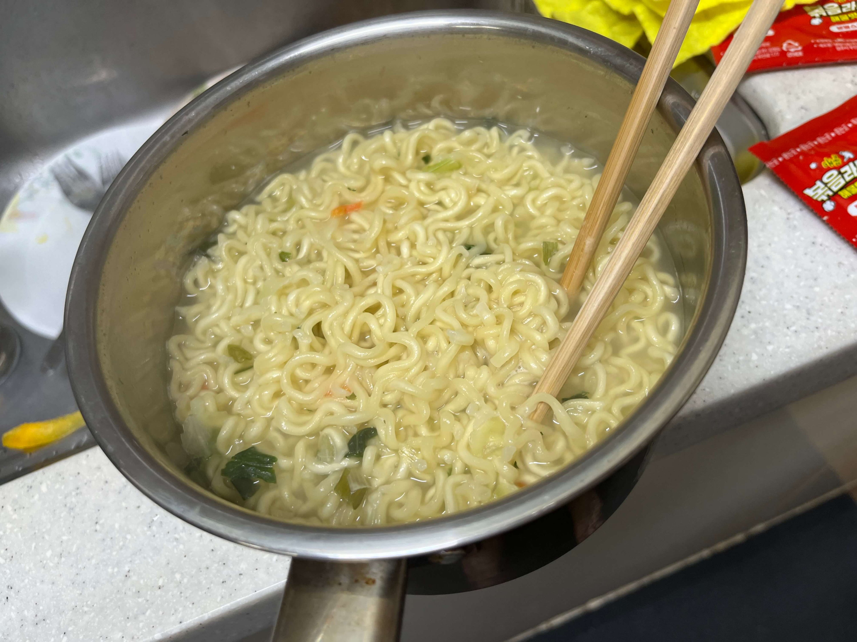 노브랜드 볶음라면2