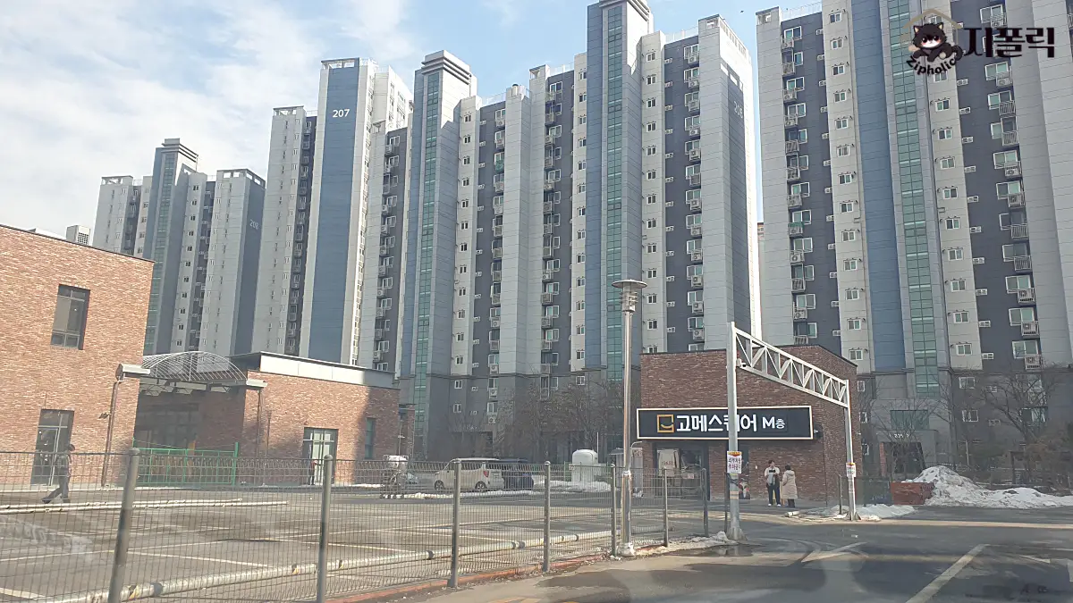 고메스퀘어-주차장