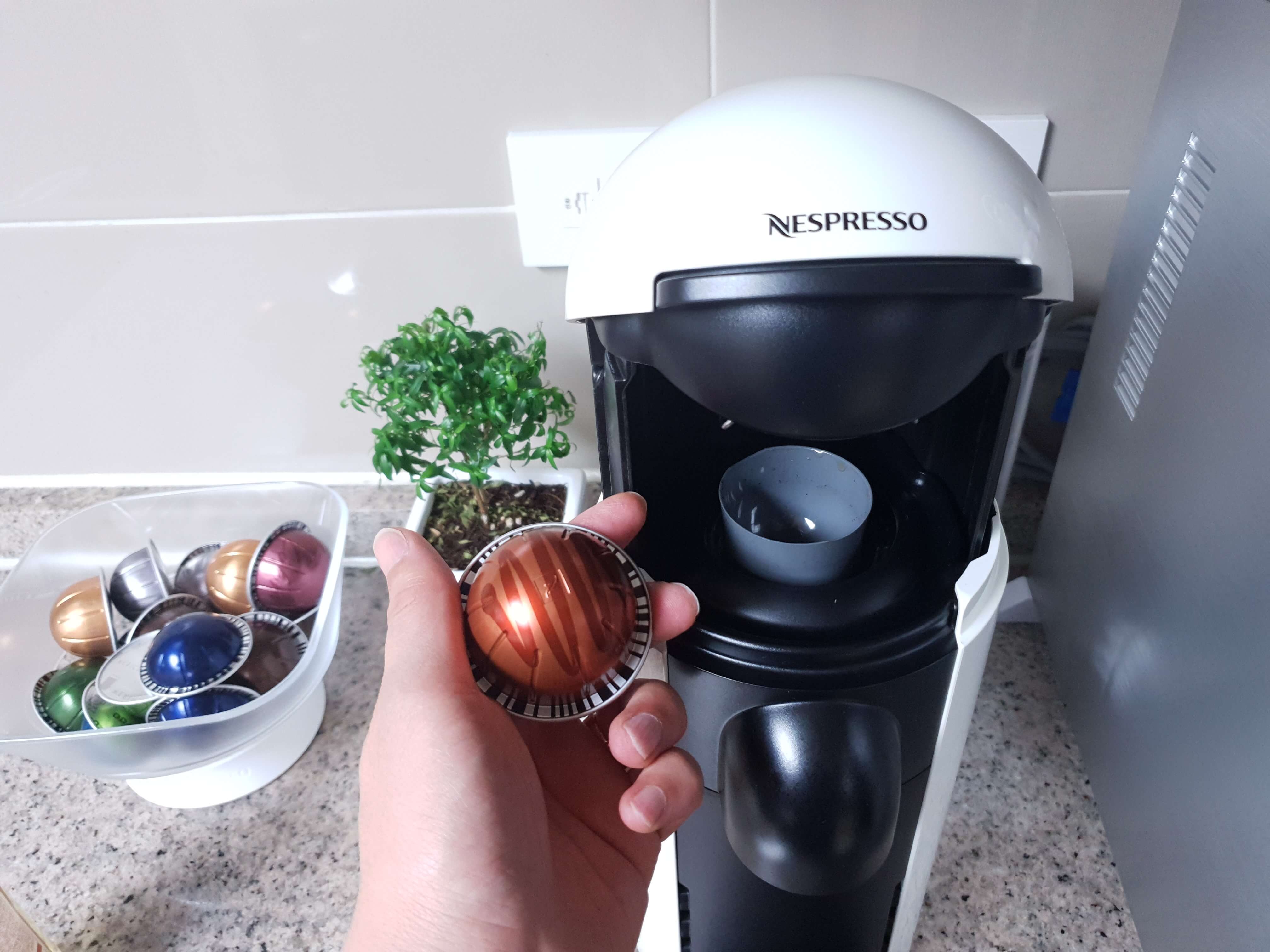 커피-캡슐-머신-버츄오-사진