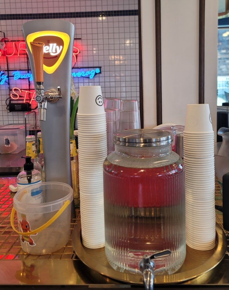 행궁동 버거 맛집 버거스테이지 인테리어
