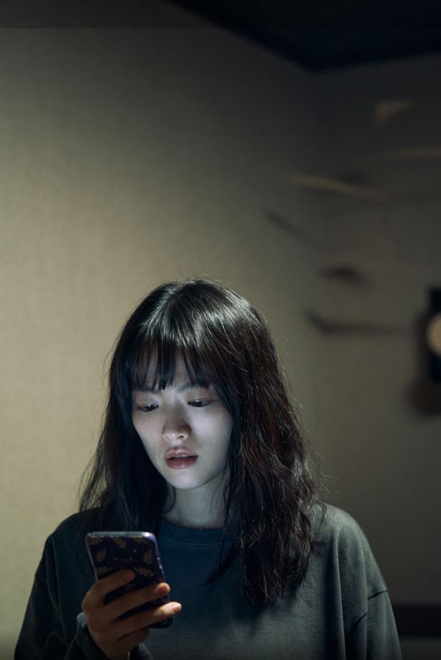 This is [스마트폰을 떨어뜨렸을 뿐인데]