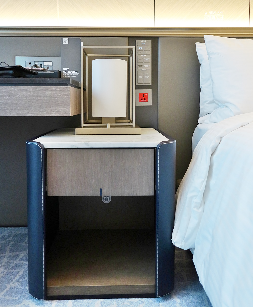 페어몬트 앰배서더 서울, 페어몬트룸 (킹사이즈 베드) 후기