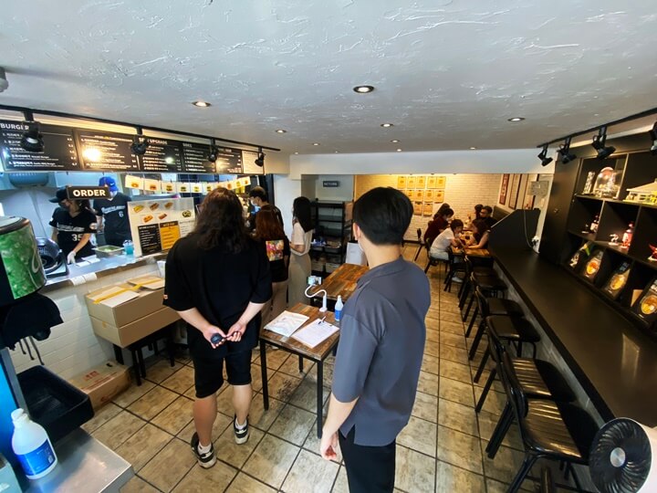 버거운녀석들-내부