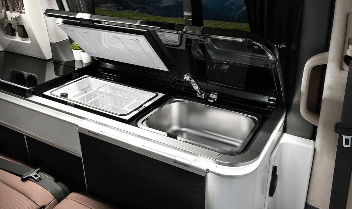 스타리아 캠핑카