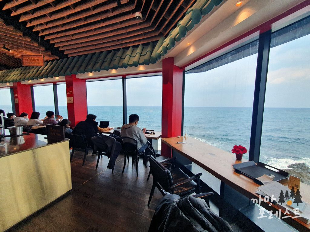 앙뚜아네트 내부