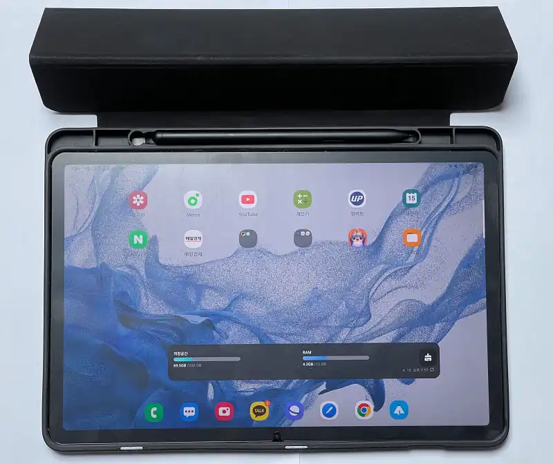 갤럭시 탭 S8 본체 모습