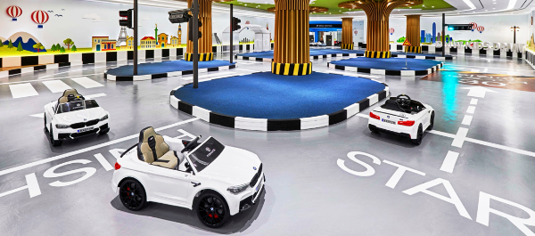 가족 친화적 콘텐츠 강화: 키즈 빌리지 (Kids Village)