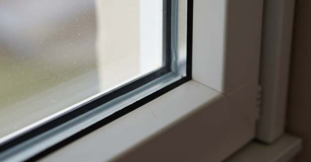 장마 대비를 위한 체크리스트 - 창문·문틈 누수 점검