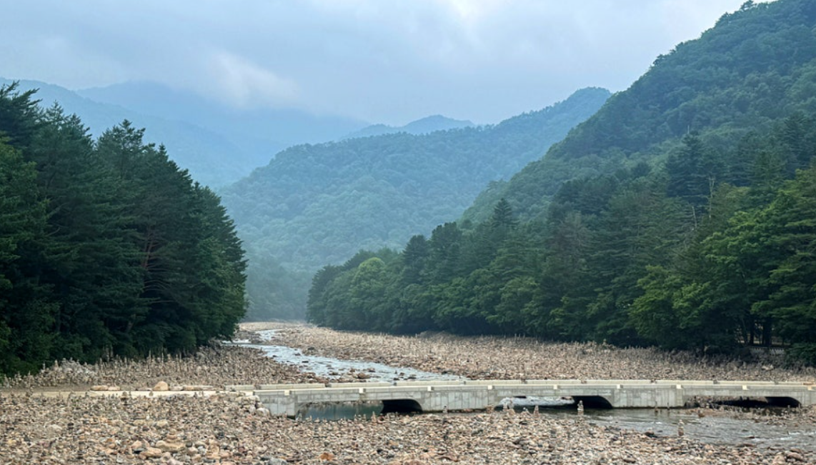 인제 백담사 계곡길