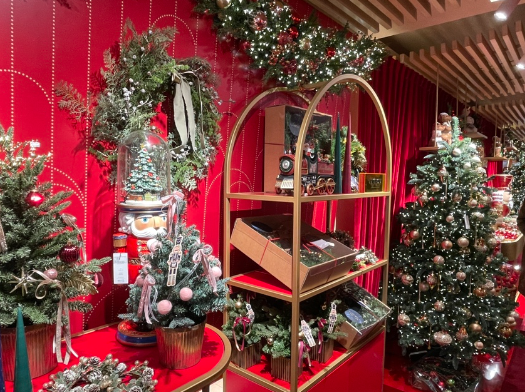 신세계 본점 미디어 파사드와 크리스마스마켓