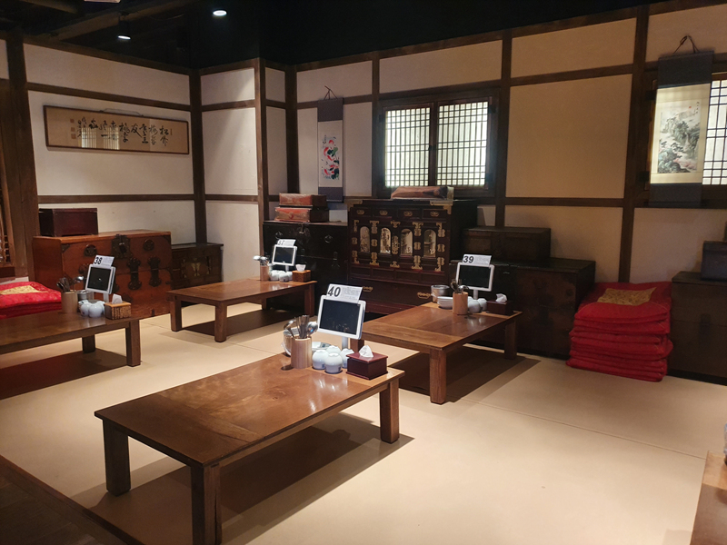 홍대-술집-조선시대-좌식자리