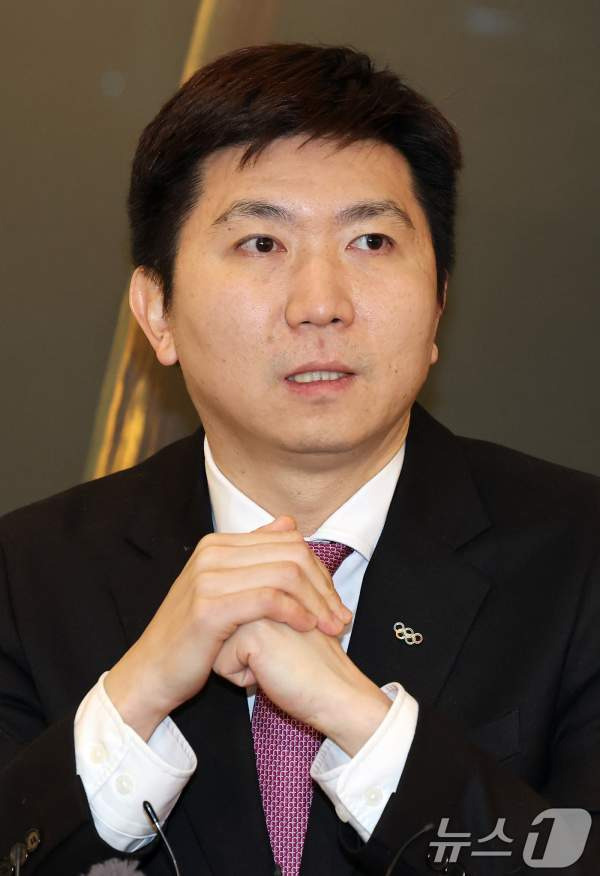 유승민 대한체육회장 프로필 및 최근 의혹 총정리! 나이, 고향, 학력, 탁구 경력, 수상내역부터 경찰 출석 및 축구 혁신위 합류 배경까지 심층 진단