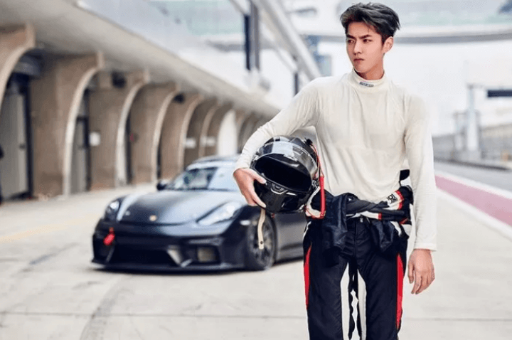 중국-포르쉐-모델-크리스-사진