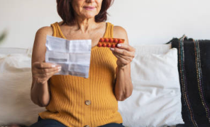 폐경기(완경) 전조증상 생리증상 부정출혈 신체징후 폐경기 시 생리양 생리기간