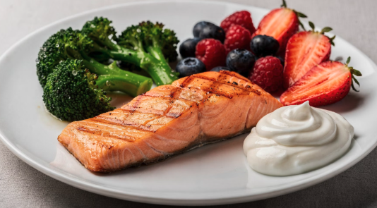 뇌에 좋은 연어와 브로콜리