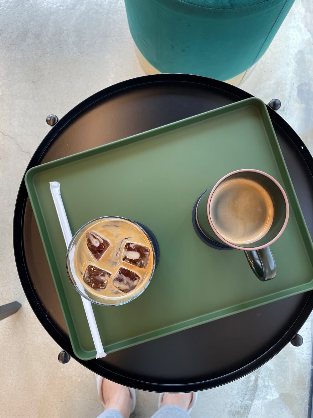 컨센트릭양양-주문한-아이스와-핫-아메리카노