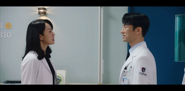 논쟁을-벌이는-승희와-인호