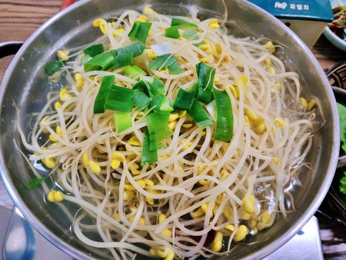 토요일은 밥이좋아 토밥좋아 대전 30년 전통 해장 최적화 콩나물탕 맛집