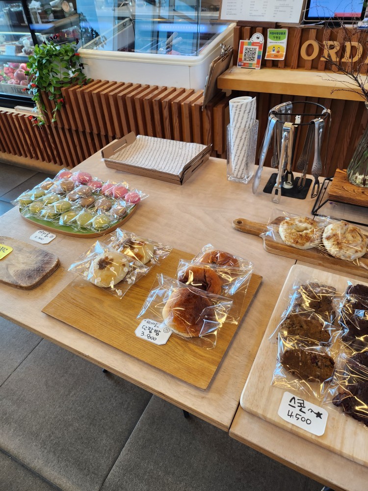 진열되어있는 빵