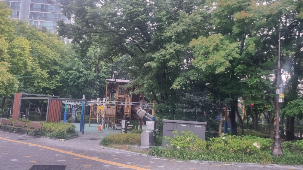 종달새 공원 탑대우 탑선경 바로 옆 공원