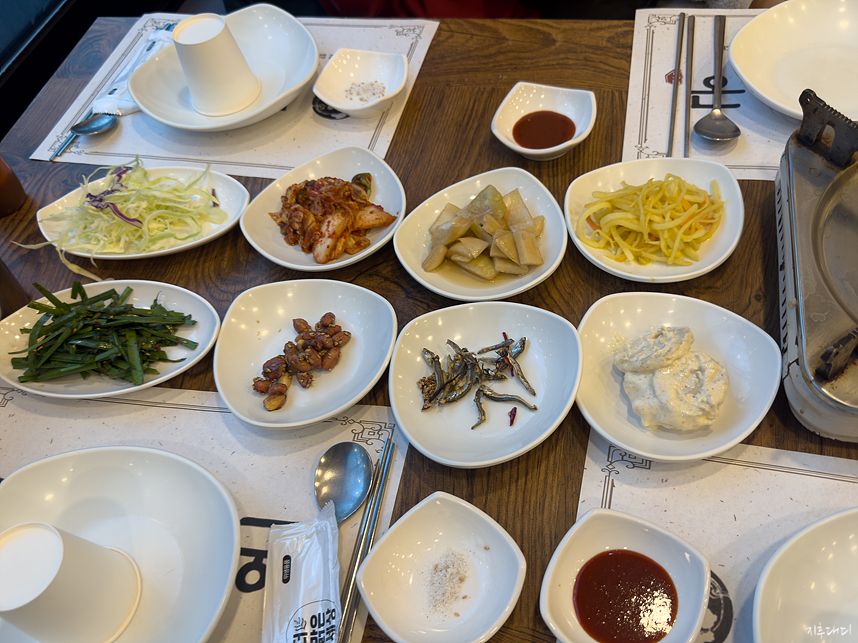 수원 송죽동 보양식의 명가, 깊고 진한 맛이 일품인 '덕수궁 해신탕'