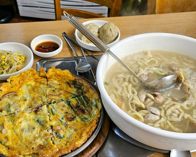 광주 야구장 근처 맛집 먹거리 기아챔피언스필드 기아 임서방숯불구이 청와대 임동초밥집 영발원 김가네영양해물칼국수 명태어장 금바다수산 900달러 임동제니스점 풍성한칼국수 영미오리탕